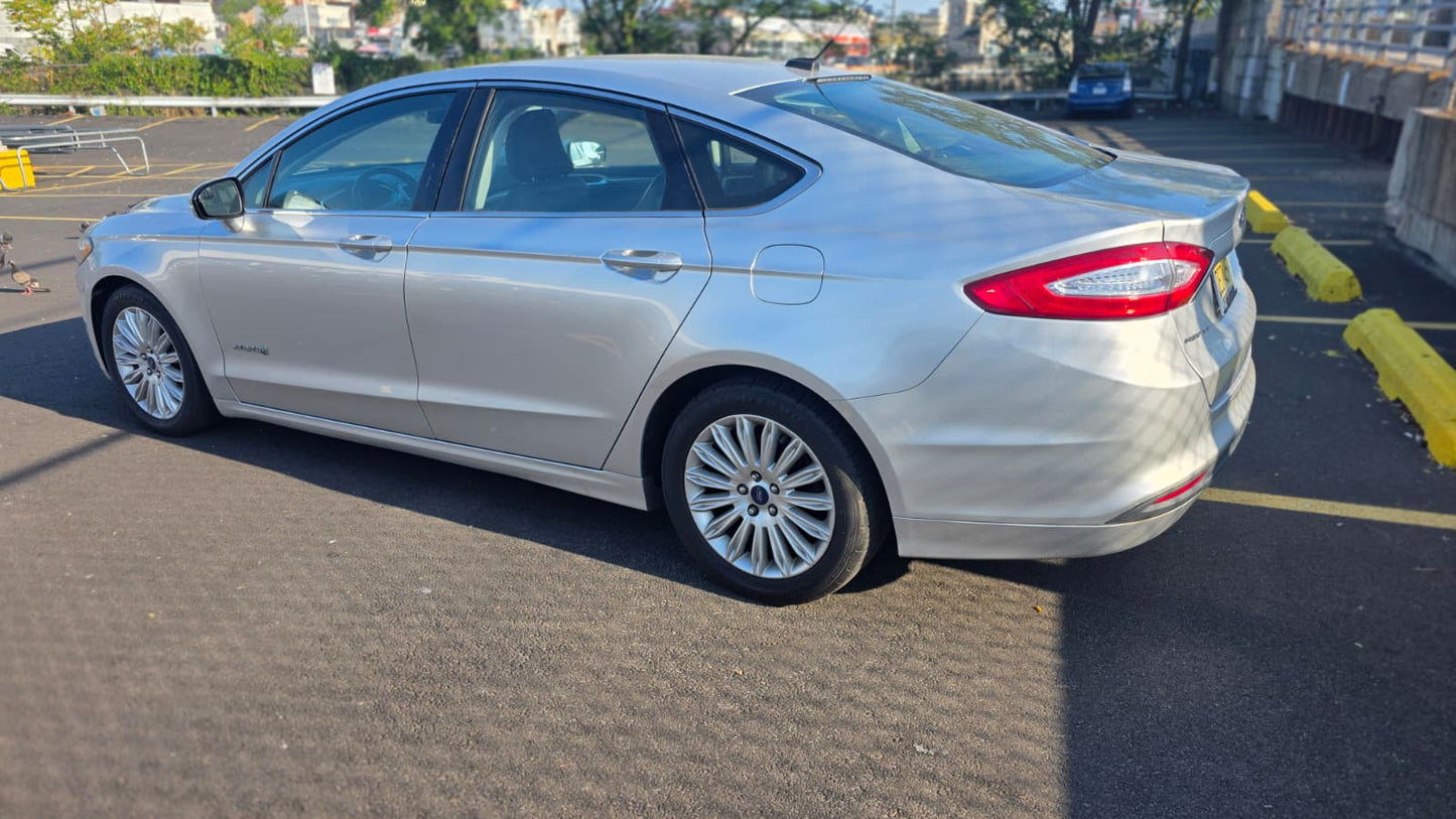 2015 Ford Fusion Hybrid SE