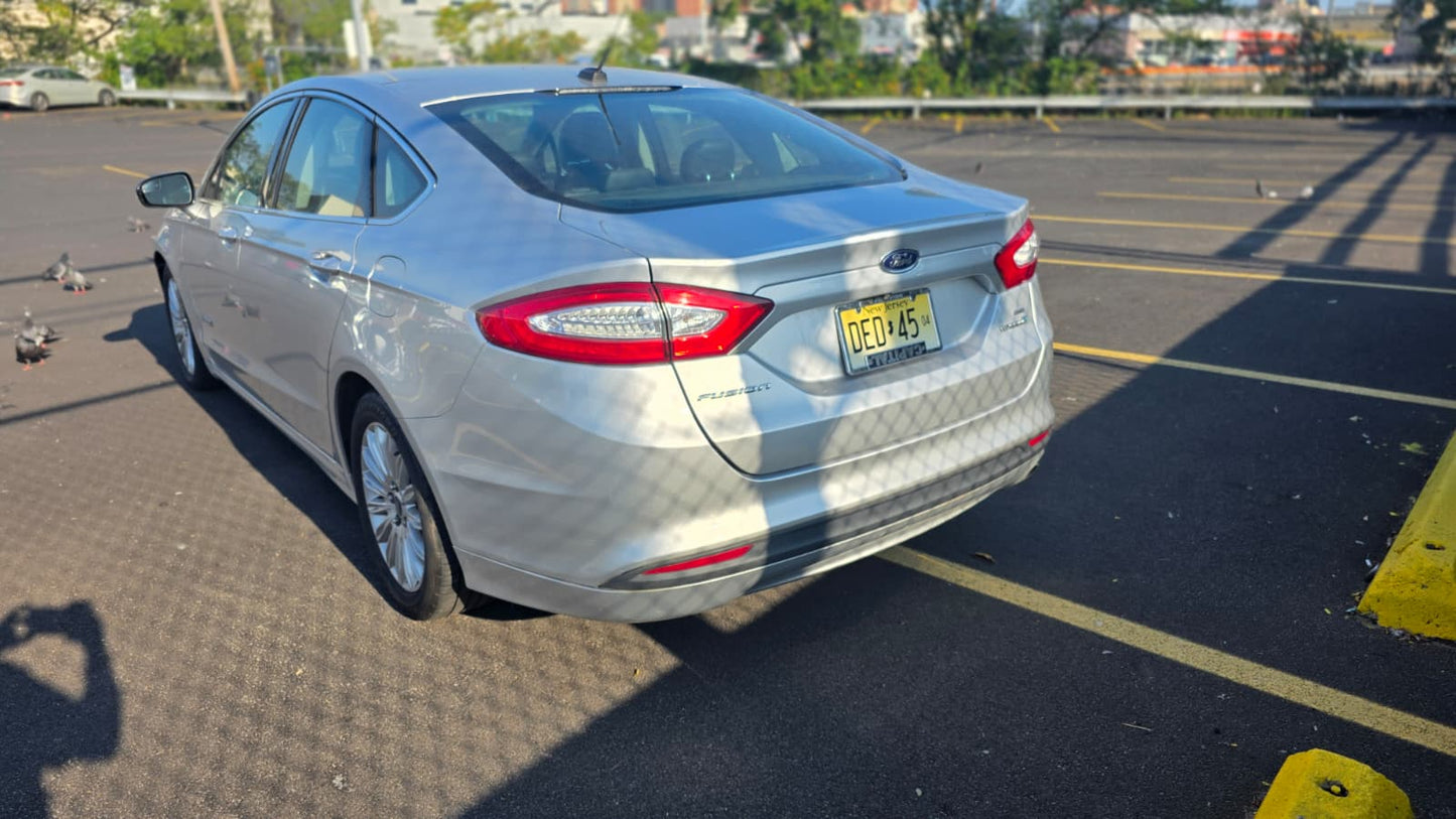 2015 Ford Fusion Hybrid SE