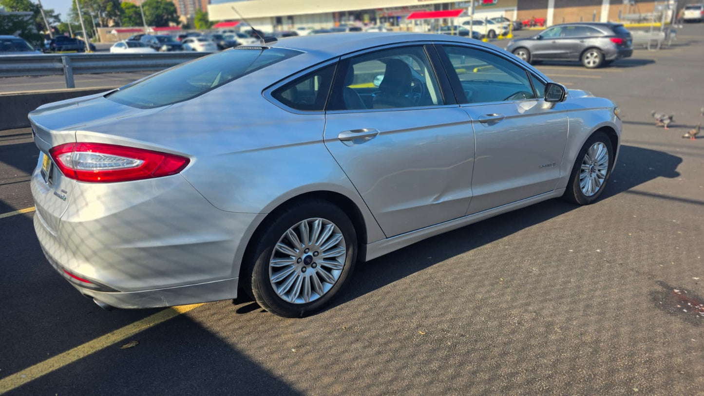 2015 Ford Fusion Hybrid SE